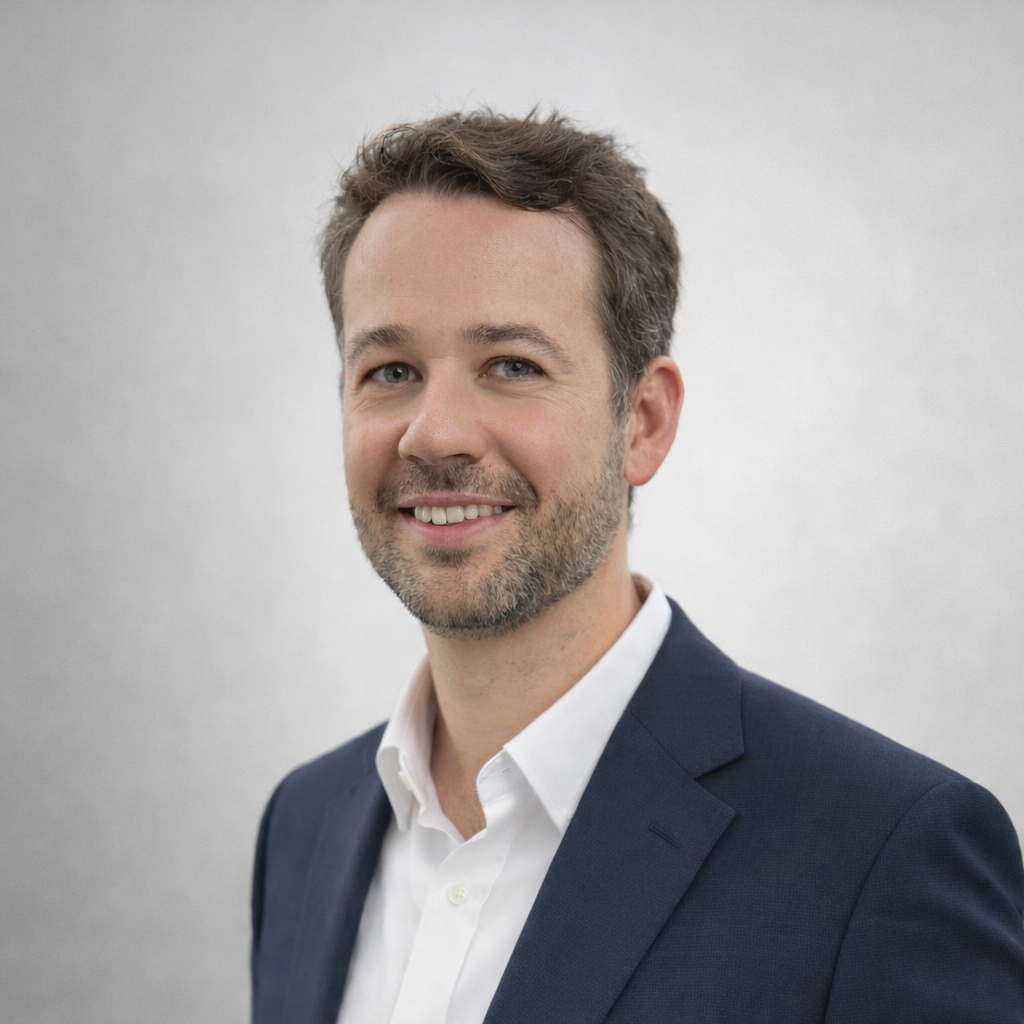 Bradley Burns headshot